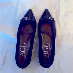 ÁGL patent leather cap toe, 1-1/2” block heels.